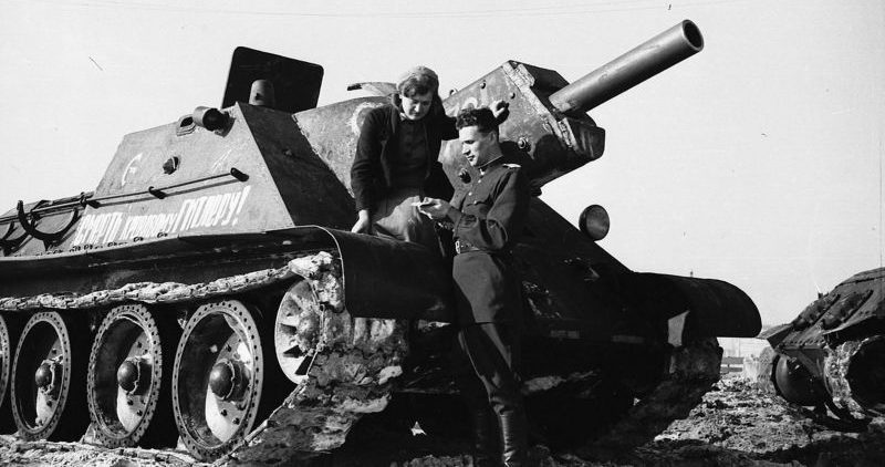 Сошедшая с конвейера «Уралмашзавода» САУ СУ-122 перед обкаткой. 1943 г. 