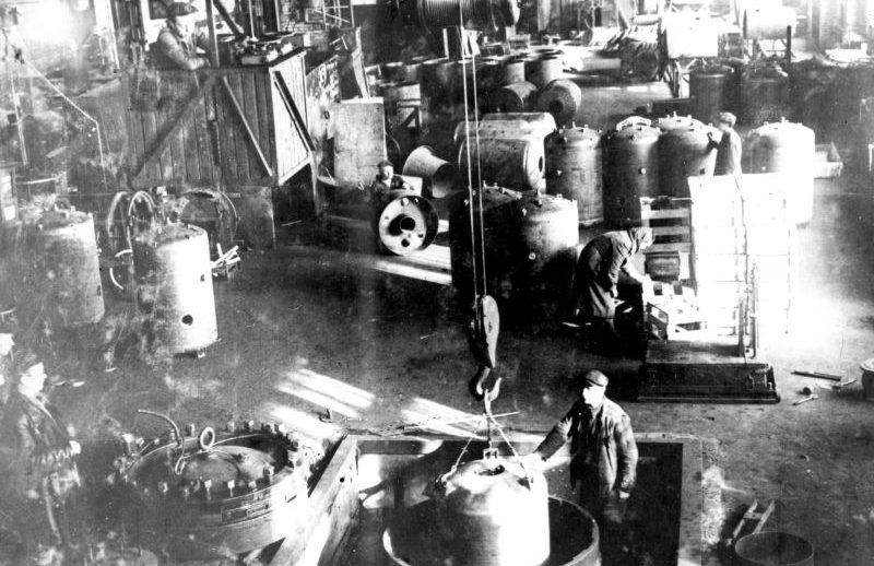 Участок испытаний глубоководных мин на Красноярском машиностроительном заводе. 1945 г.
