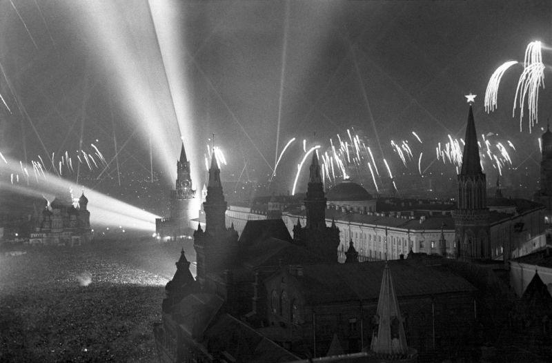 Салют Победы в Москве. Май 1945 г. 