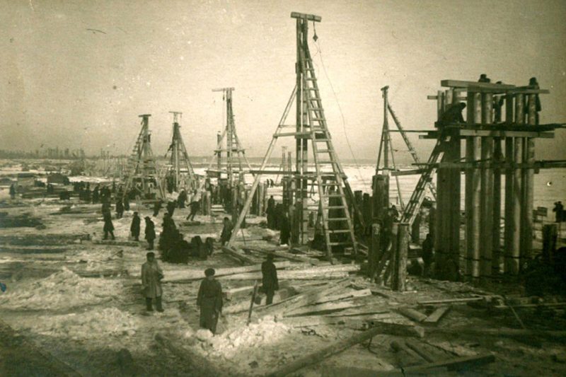 Строительство моста через Печору.