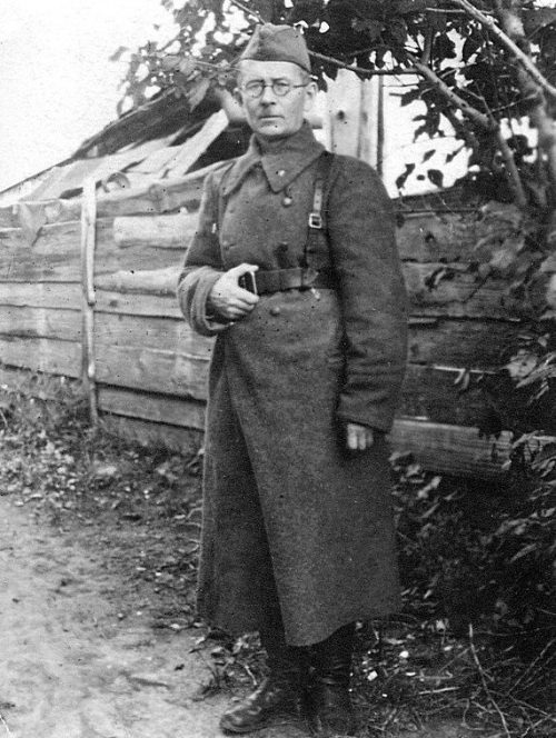 Врач госпиталя Николай Шаталин. Брянский фронт, ноябрь 1942 г.