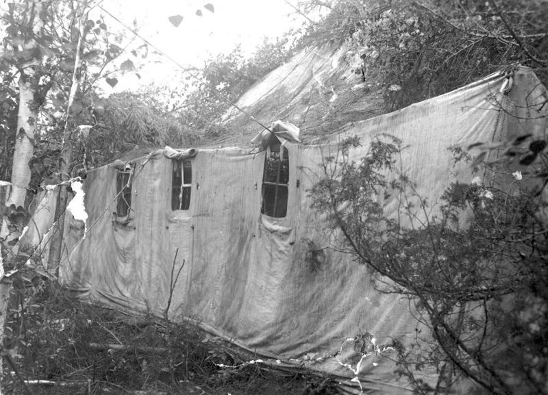 Палатка медсанбата в лесу на Карельском фронте. 1943 г. 