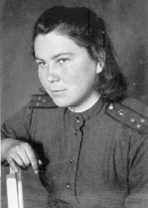 Военврач старший лейтенант медицинской службы Александра Васильева. 1943 г.
