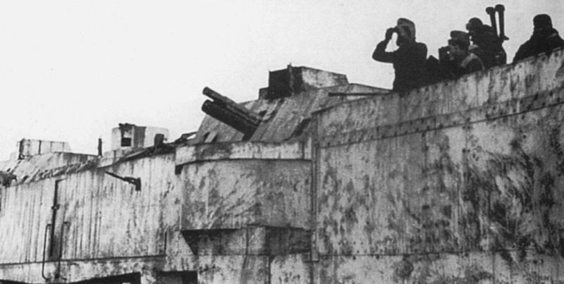 Бронепоезда для борьбы с партизанами. 1942 г. 