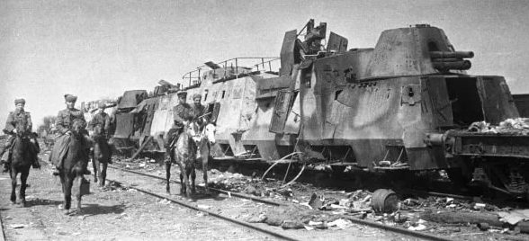 Взорванный бронепоезд «Panzerzug 70». Ж/д станция Раздельная, 1944 г. 