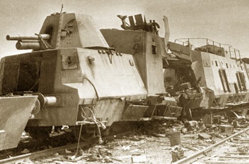 Взорванный бронепоезд «Panzerzug 70». Ж/д станция Раздельная, 1944 г. 