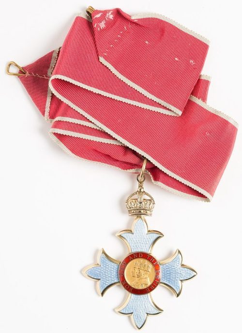 Знак ордена после 1936 года, носимый на шейной ленте.