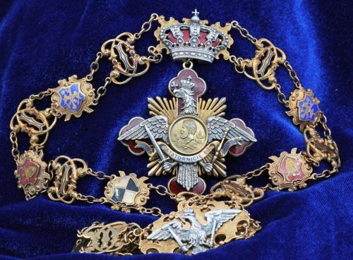 Орденская цепь со знаком ордена Кароля I.