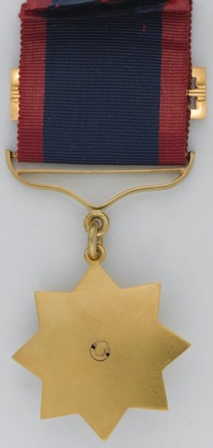 Аверс и реверс индийского ордена «За заслуги» I степени.