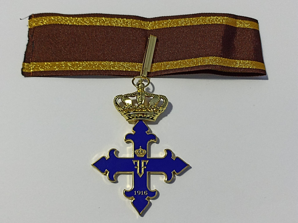 Аверс и реверс ордена Михая Храброго II класса образца 1941 г.