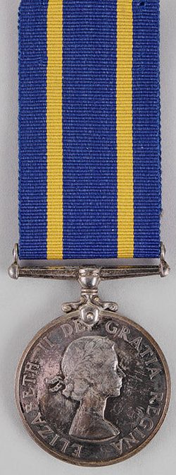 Аверс и реверс «Медали за выслугу лет Королевской канадской конной полиции».