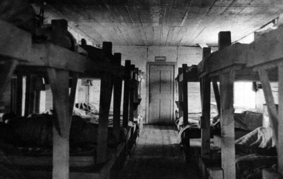Внутри лагерных бараков ГУЛАГа. 1939 г. 
