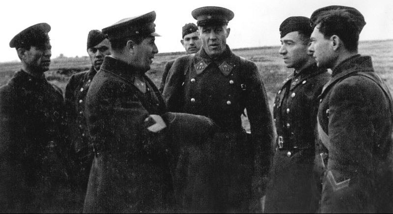 Командование ОМСДОН на позициях под Москвой. 1941 г. 