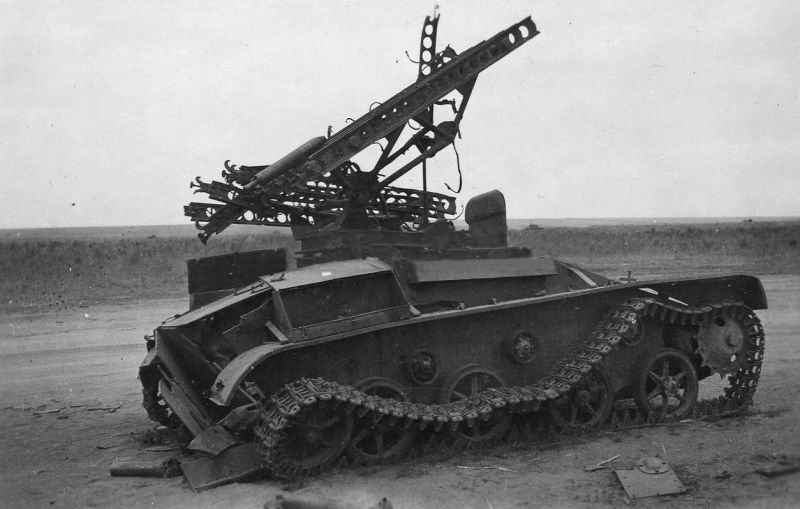 Уничтоженная БМ-8-24 на шасси танка Т-60 под Сталинградом. 1942 г.