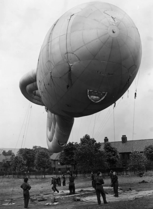 Запуск аэростата. 1941 г.