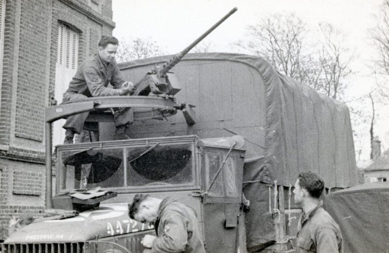 Боевая машина, вооруженная пулеметом Browning M2. 1944 г.