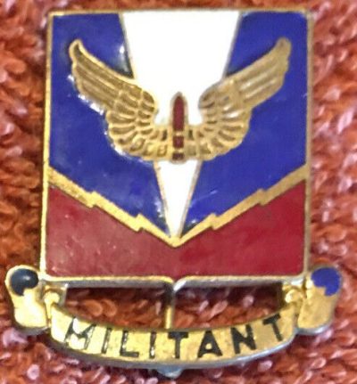 Знак 135-го транспортного батальона.