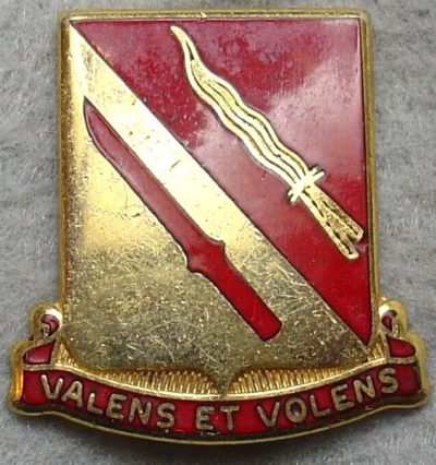 Знак 137-го зенитно-артиллерийского дивизиона.