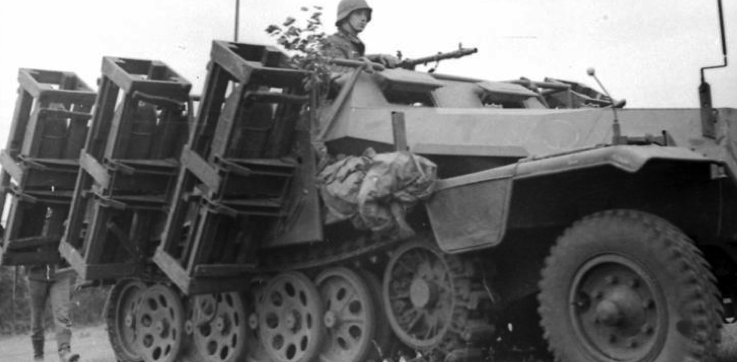 Самоходная пусковая установка Wurfrahmen-40 на базе Sd. Kfz-251.