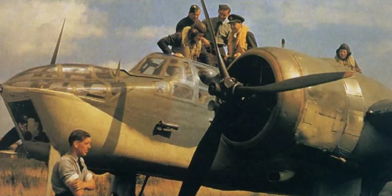 Скоростной легкий бомбардировщик Blenheim Mk.IV из состава 21-й эскадрильи. 1942 г.