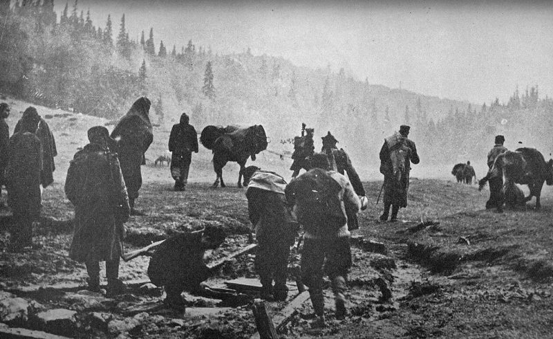 Части первой пролетарской бригады на Суге горе. 1943 г.