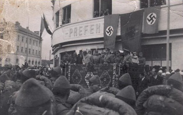 Митинг с участием солдат 21-й горной дивизии Waffen-SS «Skanderbeg». 1944 г. 