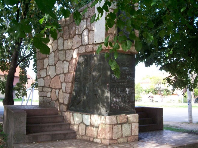 Памятник павшим бойцам в Мораваце.