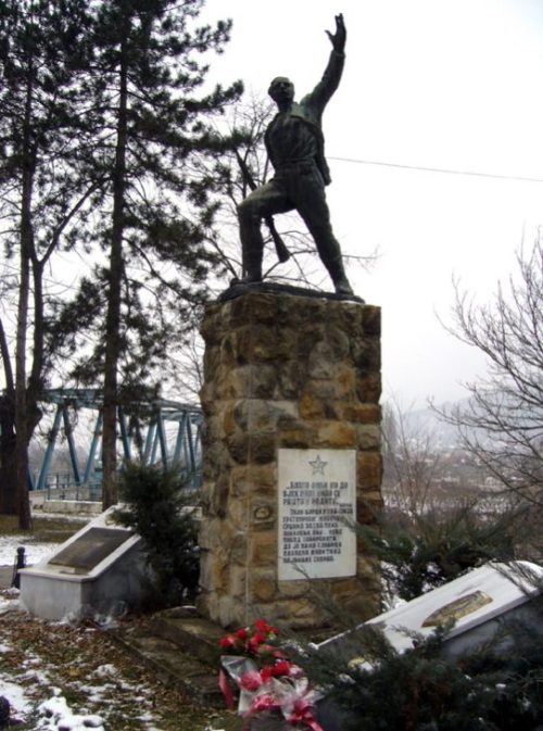Памятник павшим бойцам Трстенике.