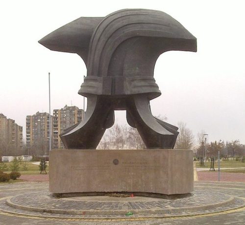 Памятник павшим солдатам Второй мировой войны в Суботице.