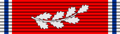 Орденская планка, аверс и реверс медали Св. Олава с дубовой ветвью.