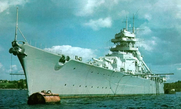 Линкор Бисмарк. 1940 г.