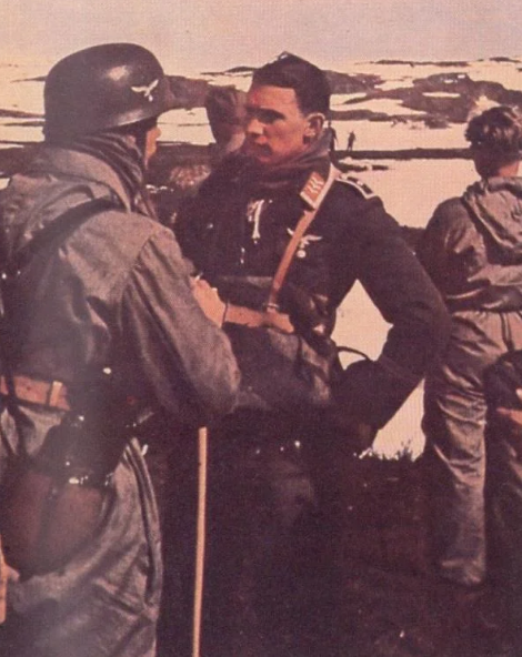 Немецкие парашютисты на аэродроме в Норвегии. 1940 г.