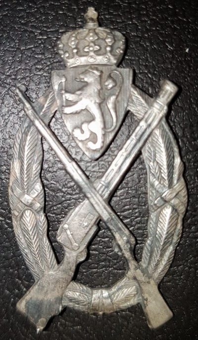 Серебряный знак снайпера.