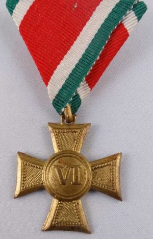 Знак выслуги 6 лет.