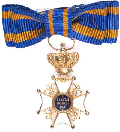 Знак Рыцаря на ленте для женщин ордена Нидерландского льва.