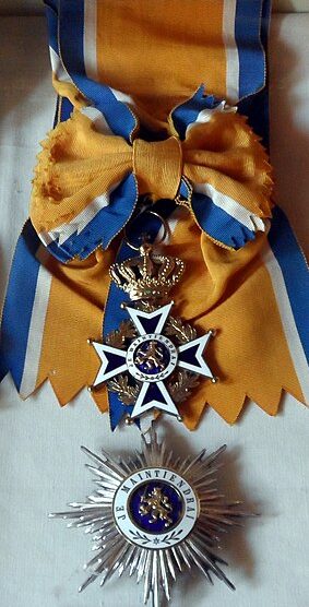 Рисунок орденской планки, знак Большого Рыцарского креста и звезда ордена Оранских-Нассау.