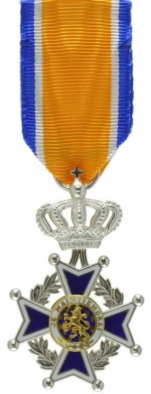 Рисунок орденской планки и знак Рыцаря ордена Оранских-Нассау.