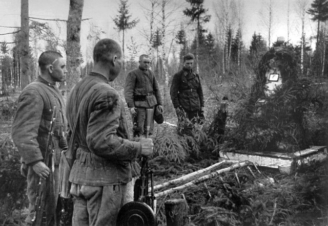 Похороны советских воинов. 1943-1944 г.