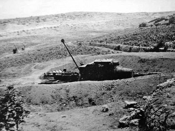Подвозчик снарядов у Севастополя.