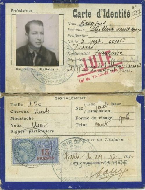 Удостоверения личности.