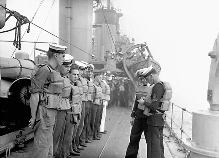 Рядовой состав корабля HMCS Assiniboine. 1940 г.