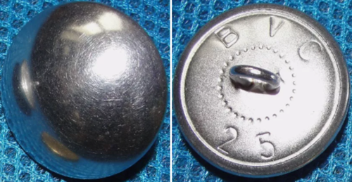 Пуговицы легких драгун, 22 и 25 мм.