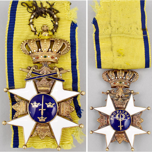 Аверс и реверс знака Рыцаря I класса Ордена Меча.