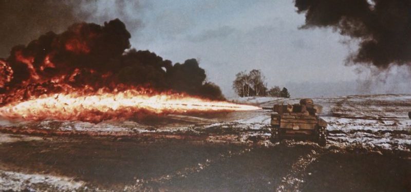 Огнеметный танк Flammpanzer III на полигоне. 1943 г.