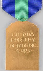 Аверс и реверс медали «За заслуги в преподавании на флоте» 1-го класса.