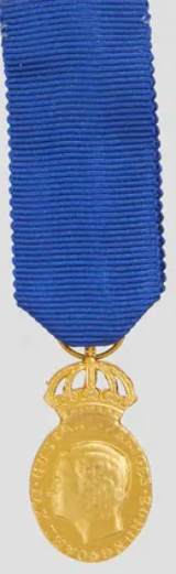 Золотая медаль «За заслуги».