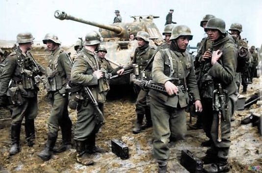 Немецкие войска в обороне Мемеля. 1944 г.