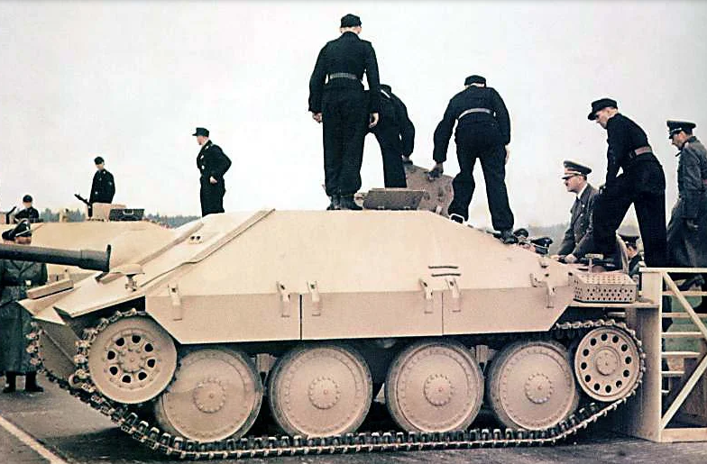 Принятие Jagdpanzer 38t «Хетцер» на вооружение Вермахта. 1944 г.