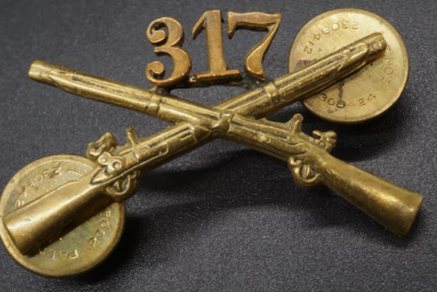 Значок офицера 317-го воздушно-десантного пехотного полка.