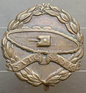 Кокарды бронетанкового корпуса.